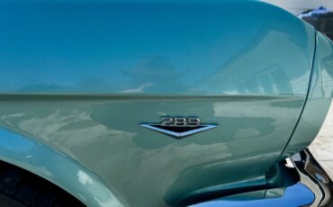 Ford-Mustang-coupe-1965-Turquoise-White-2
