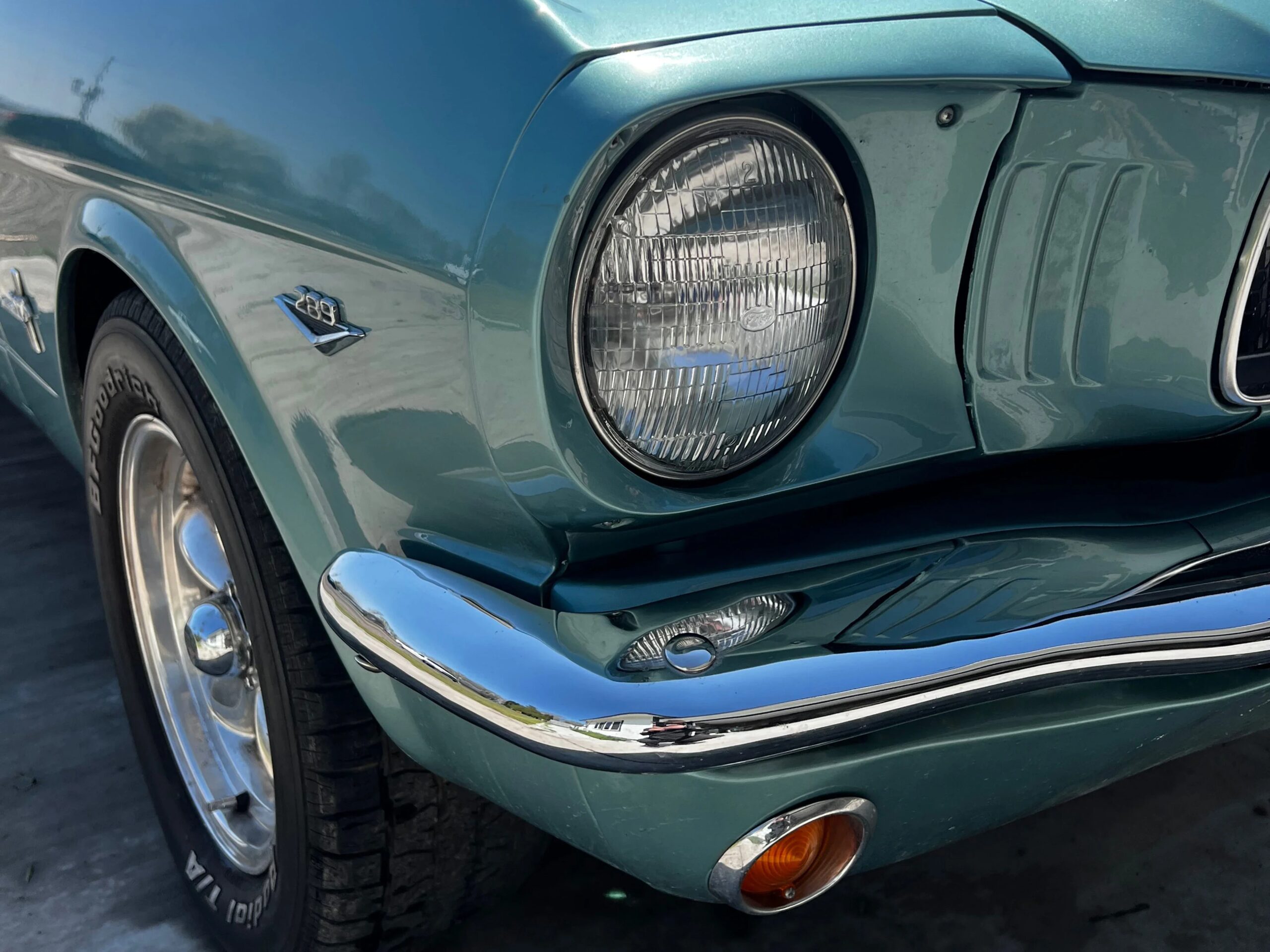 Ford-Mustang-coupe-1965-Turquoise-White-21