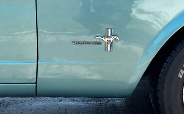 Ford-Mustang-coupe-1965-Turquoise-White-25