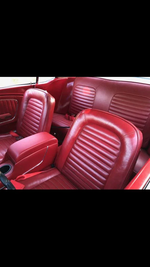 Ford-Mustang-coupe-1965-White-Red-3