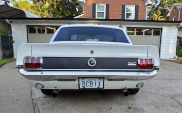 Ford-Mustang-coupe-1965-White-White-20