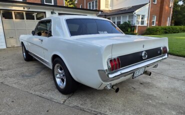Ford-Mustang-coupe-1965-White-White-32