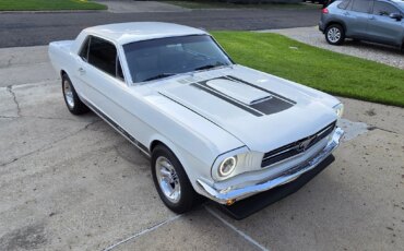 Ford-Mustang-coupe-1965-White-White
