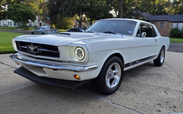 Ford-Mustang-coupe-1965-White-White-4
