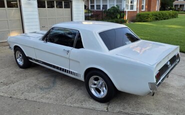 Ford-Mustang-coupe-1965-White-White-6