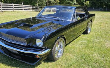 Ford-Mustang-coupe-1966-Black-Black-11