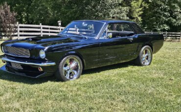 Ford-Mustang-coupe-1966-Black-Black-16