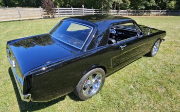 Ford-Mustang-coupe-1966-Black-Black-24