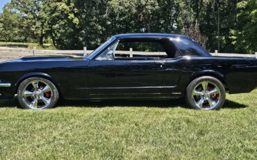 Ford-Mustang-coupe-1966-Black-Black-9