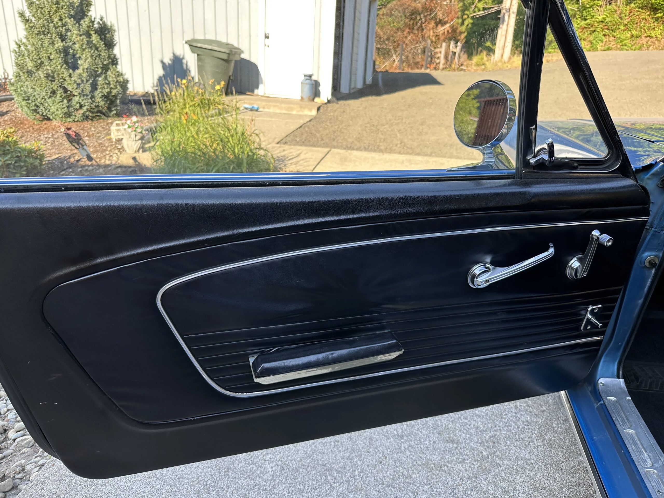 Ford-Mustang-coupe-1966-Blue-Black-1