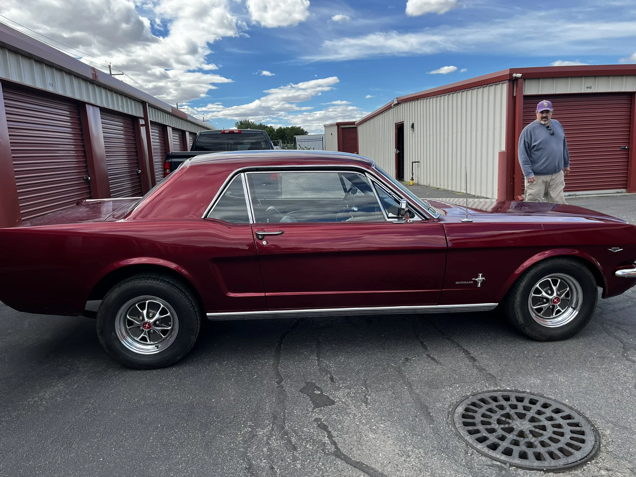 Ford-Mustang-coupe-1966-Burgundy-Black-11