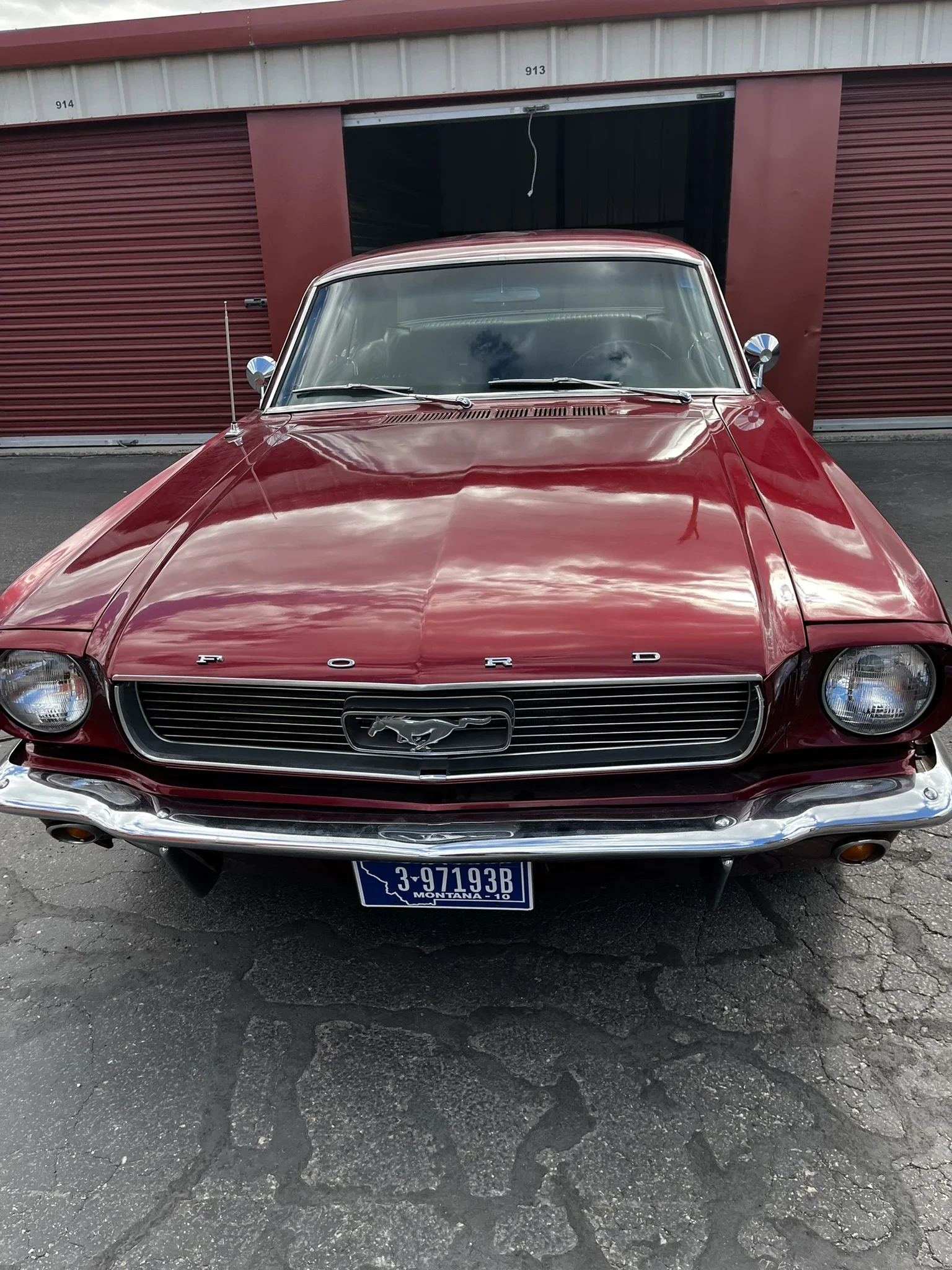 Ford-Mustang-coupe-1966-Burgundy-Black-2