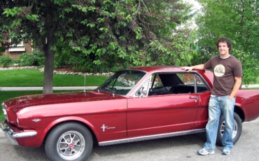 Ford-Mustang-coupe-1966-Burgundy-Black