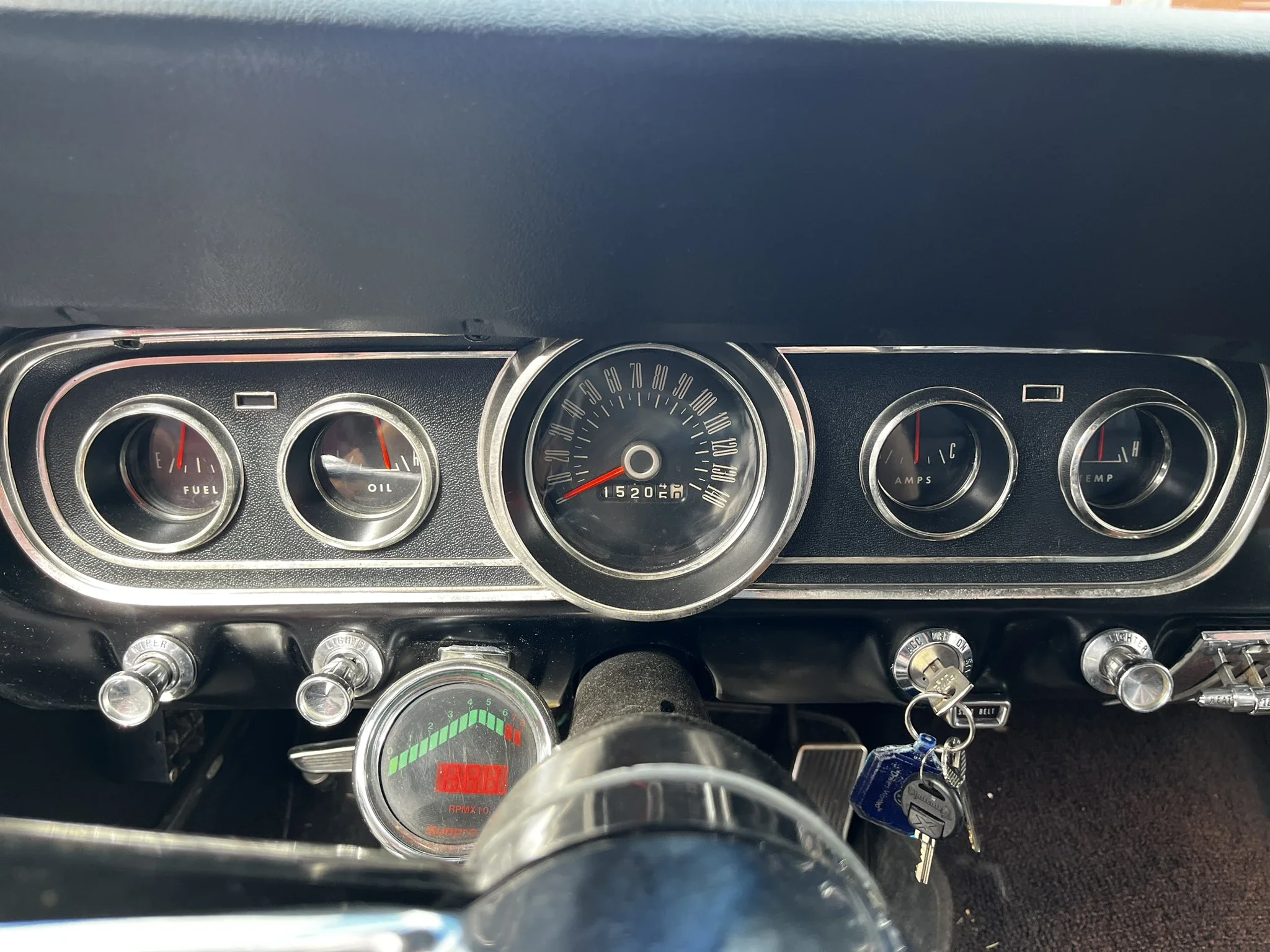 Ford-Mustang-coupe-1966-Burgundy-Black-8