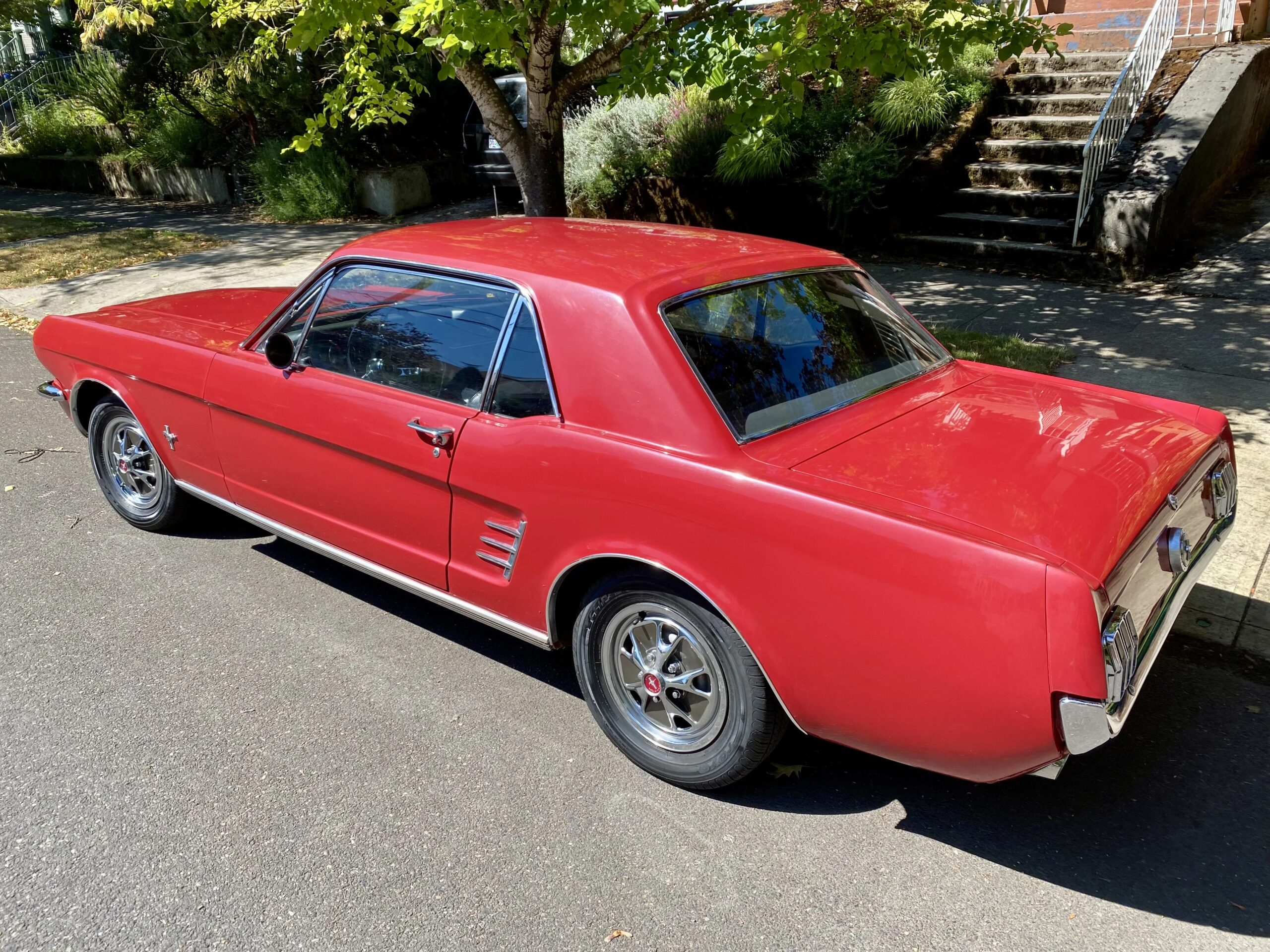 Ford-Mustang-coupe-1966-Red-Black-1