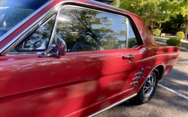 Ford-Mustang-coupe-1966-Red-Black-19