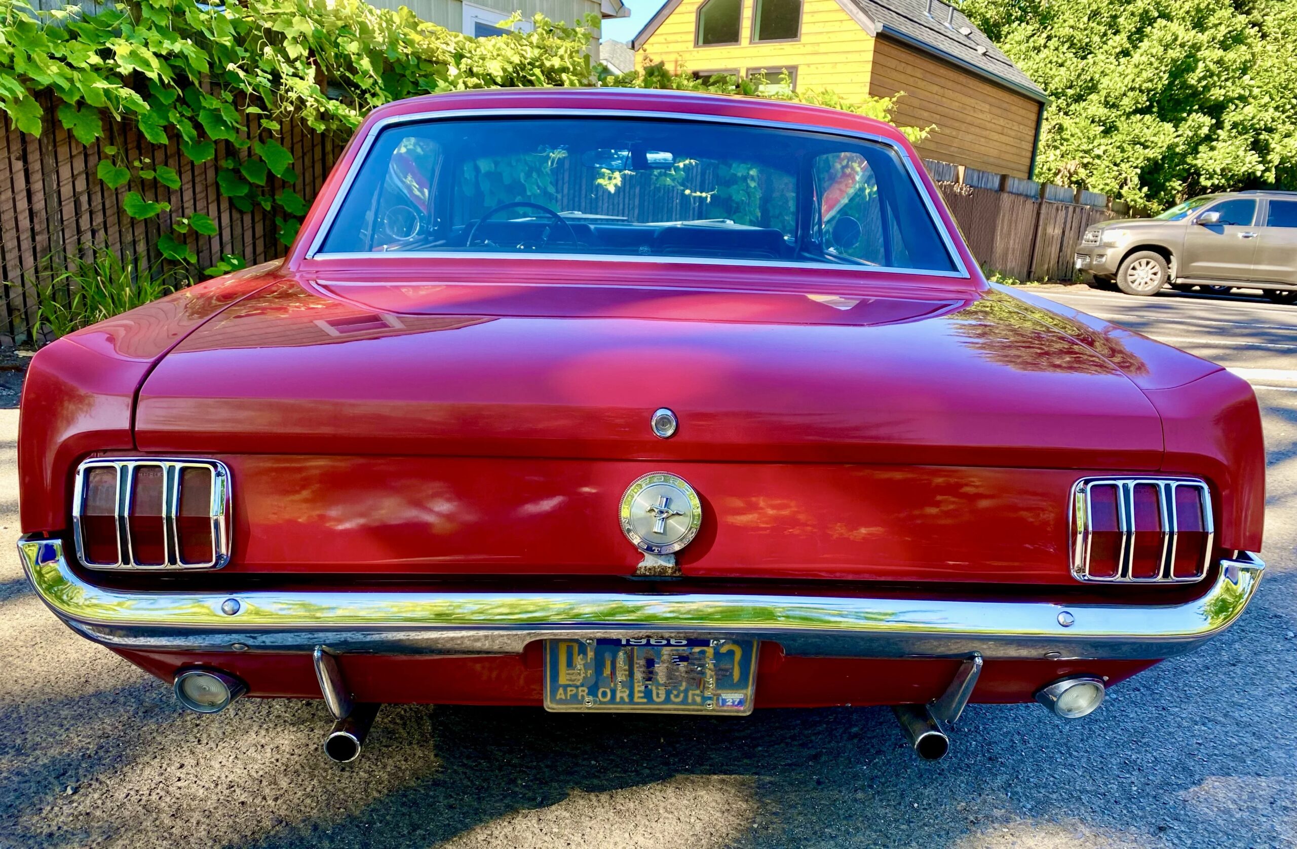 Ford-Mustang-coupe-1966-Red-Black-24