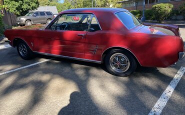 Ford-Mustang-coupe-1966-Red-Black-25