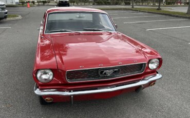 Ford-Mustang-coupe-1966-Red-Black
