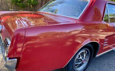 Ford-Mustang-coupe-1966-Red-Black-5