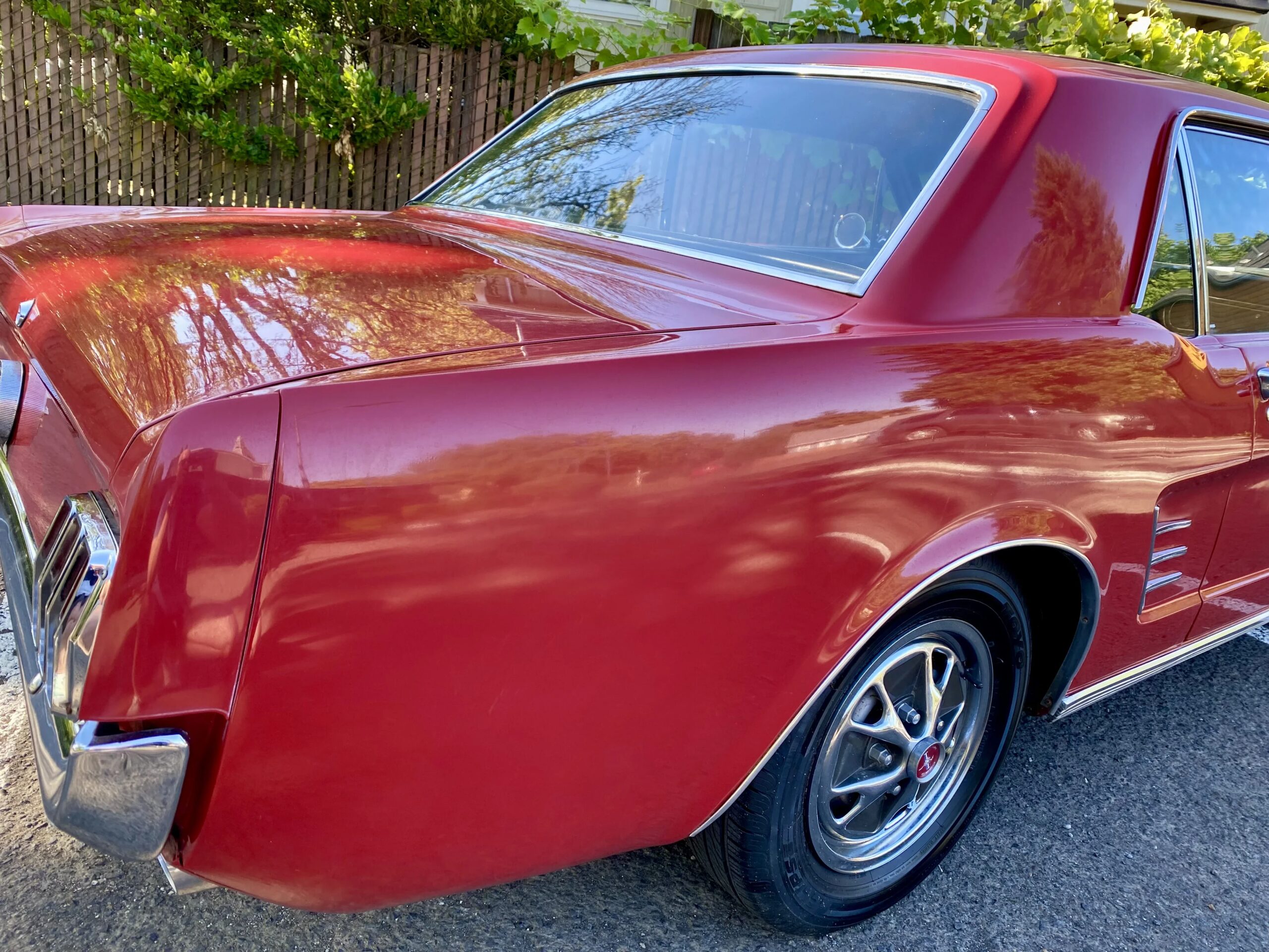 Ford-Mustang-coupe-1966-Red-Black-5