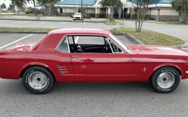 Ford-Mustang-coupe-1966-Red-Black-8