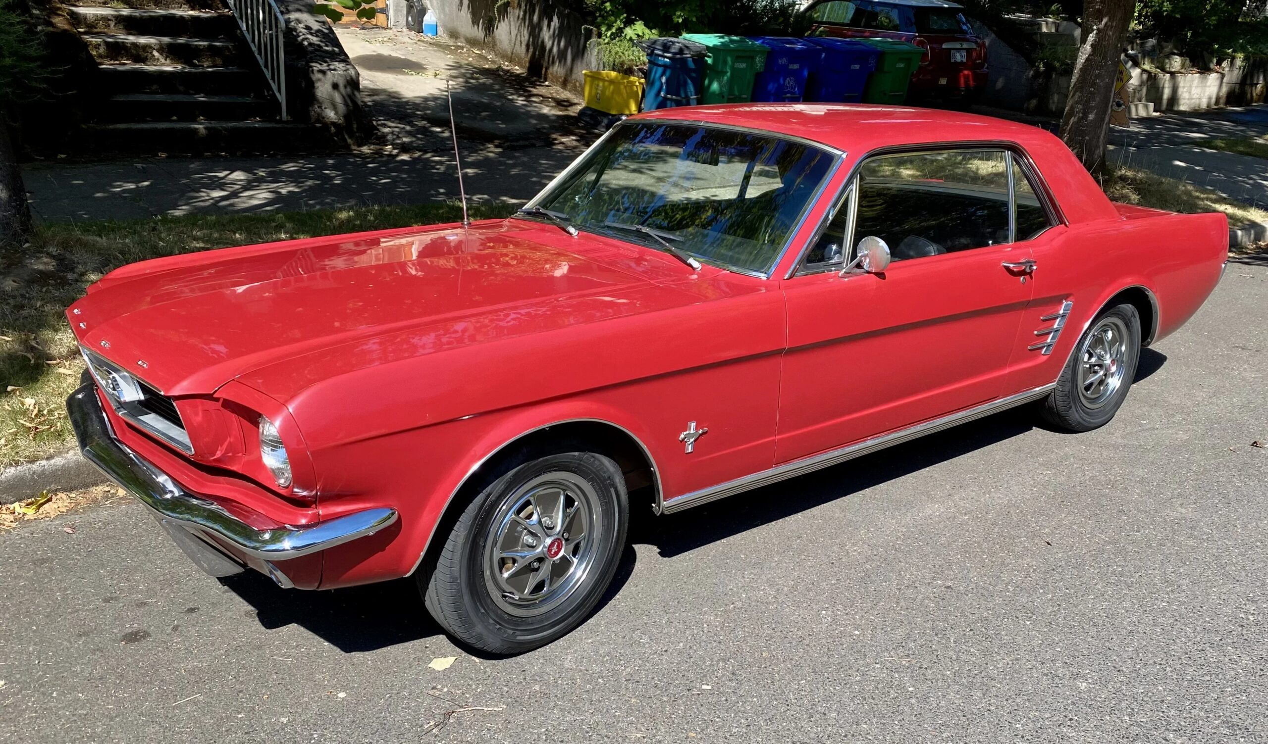 Ford-Mustang-coupe-1966-Red-Black