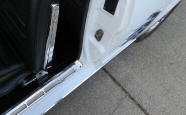 Ford-Mustang-coupe-1966-White-Black-10