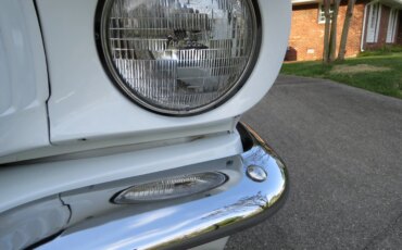 Ford-Mustang-coupe-1966-White-Black-3