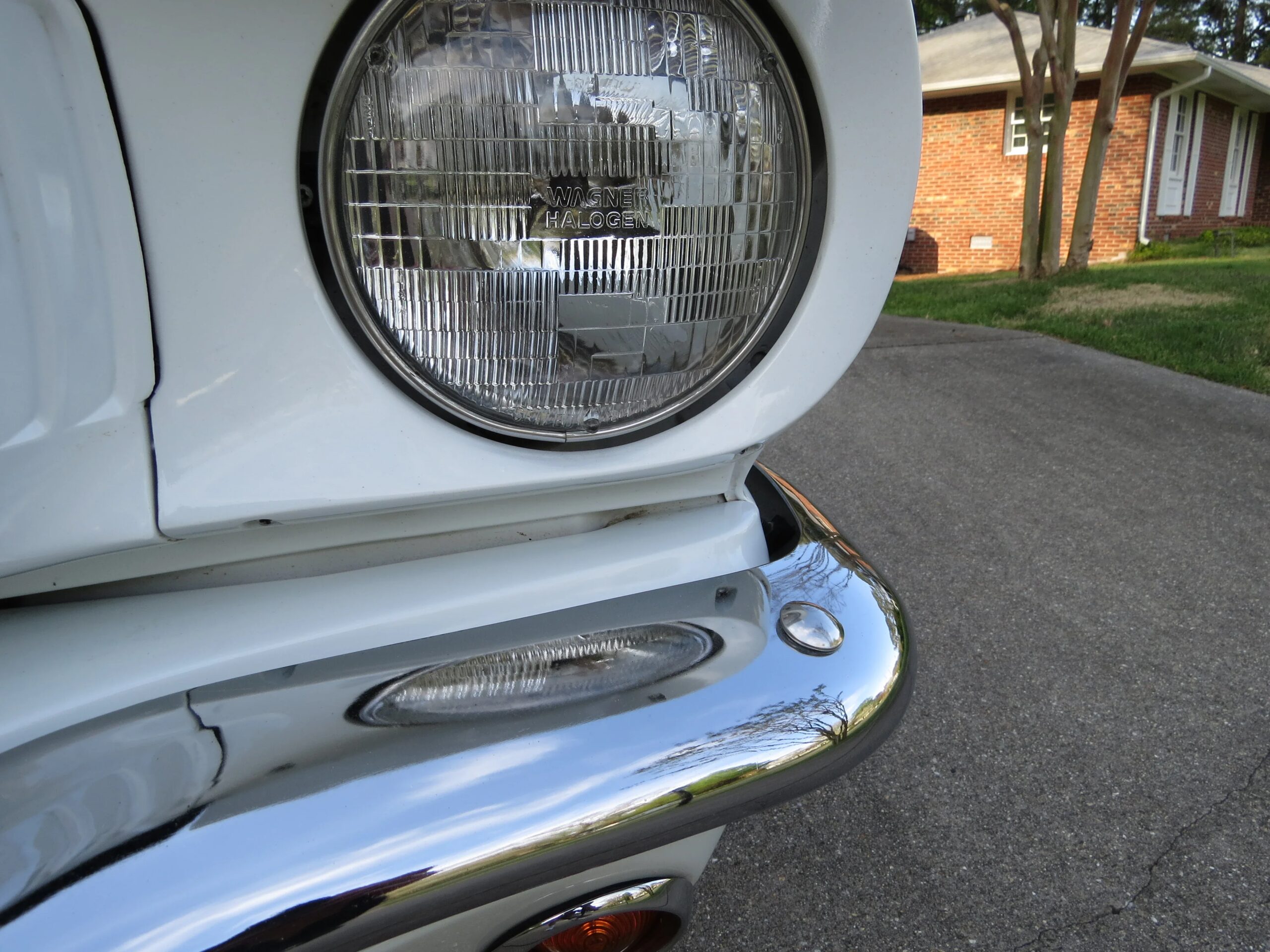 Ford-Mustang-coupe-1966-White-Black-3