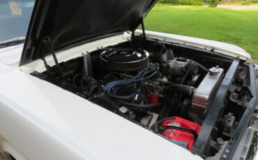 Ford-Mustang-coupe-1966-White-Black-39