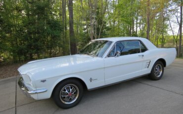 Ford-Mustang-coupe-1966-White-Black-60