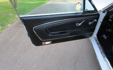 Ford-Mustang-coupe-1966-White-Black-8