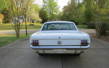 Ford-Mustang-coupe-1966-White-Black-80