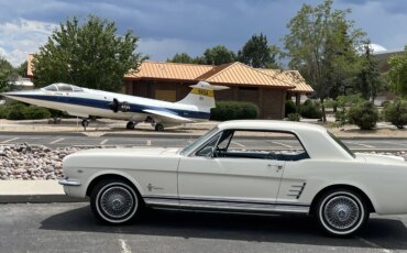 Ford-Mustang-coupe-1966-White-Blue-2