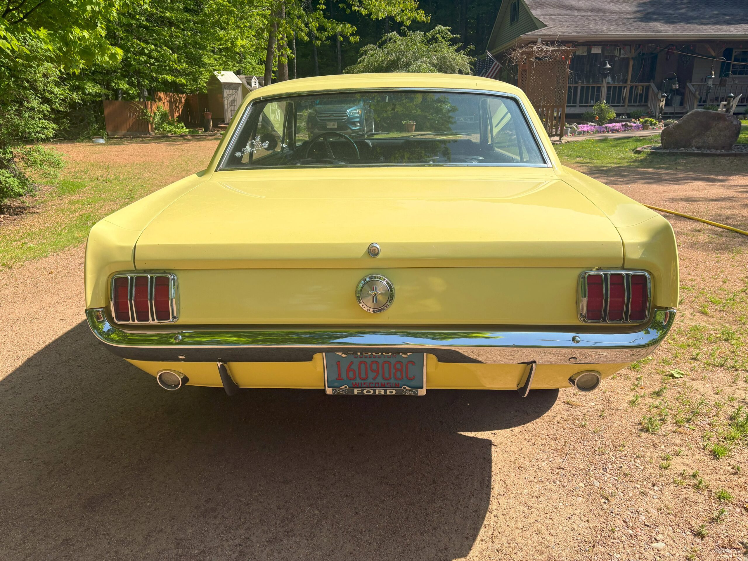 Ford-Mustang-coupe-1966-Yellow-Black