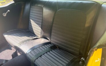 Ford-Mustang-coupe-1966-Yellow-Black-14