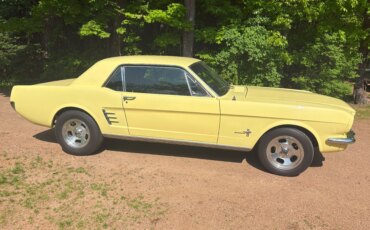 Ford-Mustang-coupe-1966-Yellow-Black-16