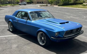 Ford-Mustang-coupe-1967-Blue-Black-3