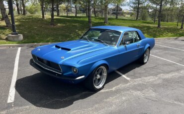 Ford-Mustang-coupe-1967-Blue-Black