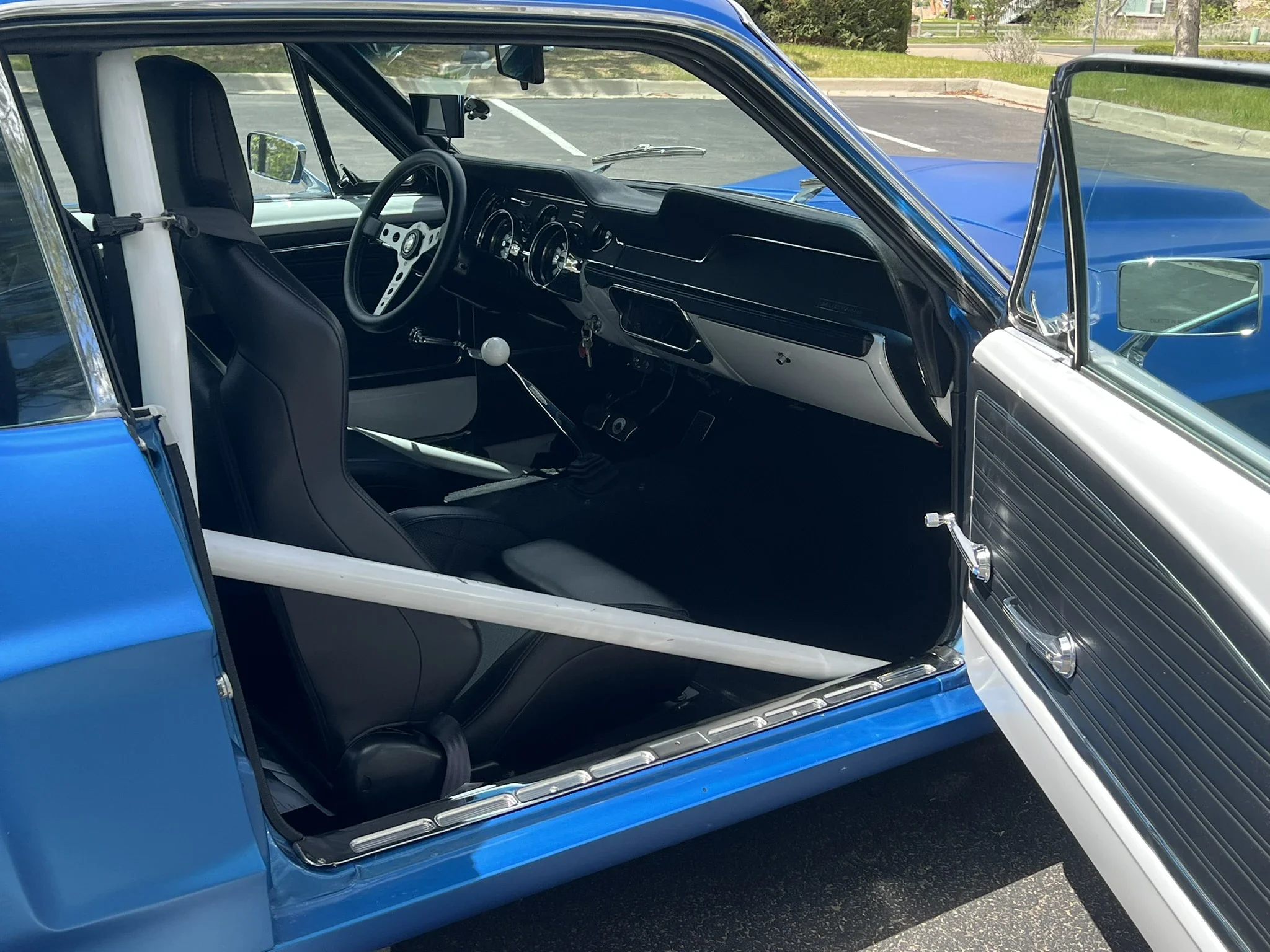 Ford-Mustang-coupe-1967-Blue-Black-4