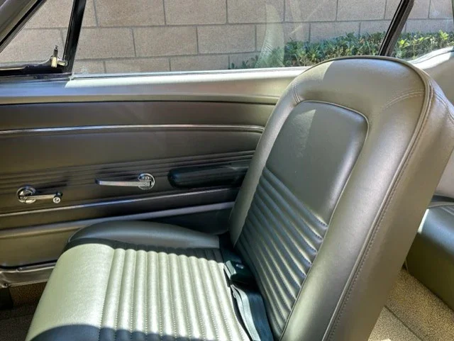 Ford-Mustang-coupe-1967-Green-Green-2