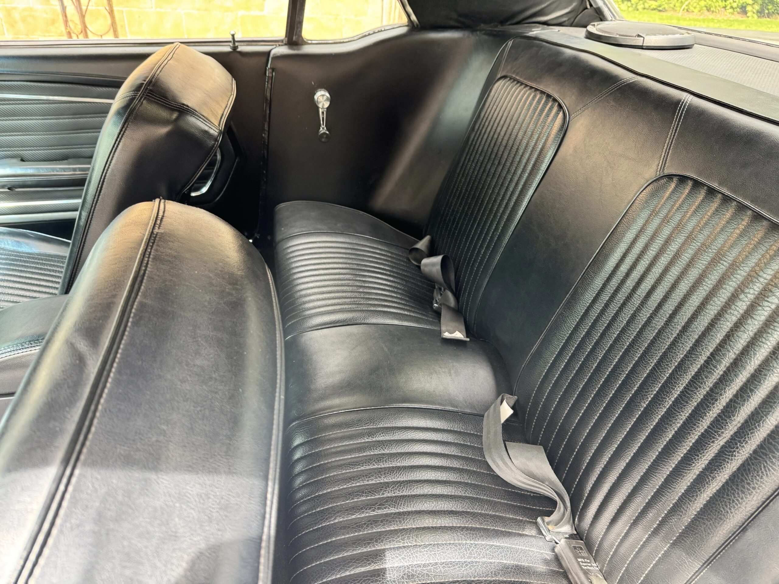 Ford-Mustang-coupe-1968-Gray-Black-2