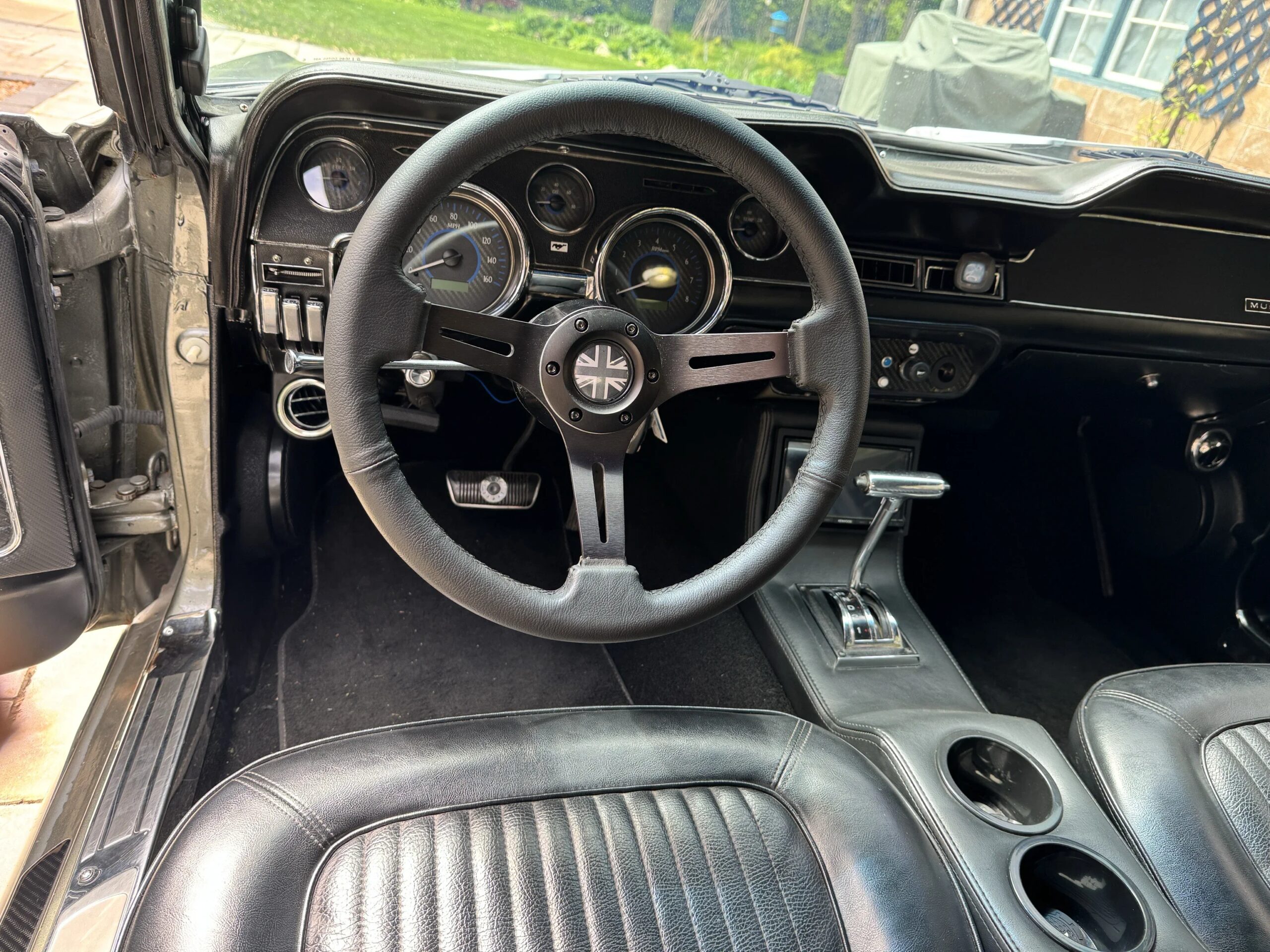 Ford-Mustang-coupe-1968-Gray-Black-20