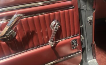Ford-Mustang-fastback-1966-Gray-Red-14