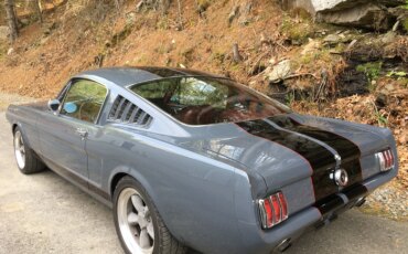 Ford-Mustang-fastback-1966-Gray-Red-2