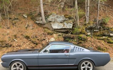 Ford-Mustang-fastback-1966-Gray-Red-32