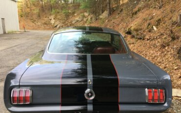 Ford-Mustang-fastback-1966-Gray-Red-5
