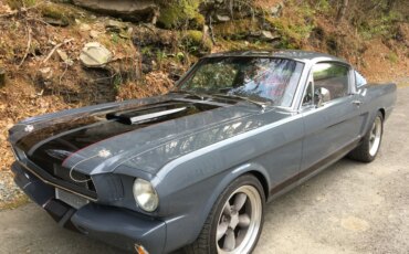 Ford-Mustang-fastback-1966-Gray-Red-7