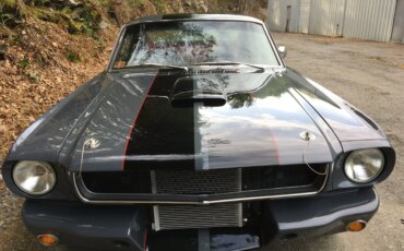 Ford-Mustang-fastback-1966-Gray-Red-8
